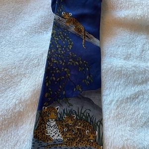 WWF tie. 100% silk crepe